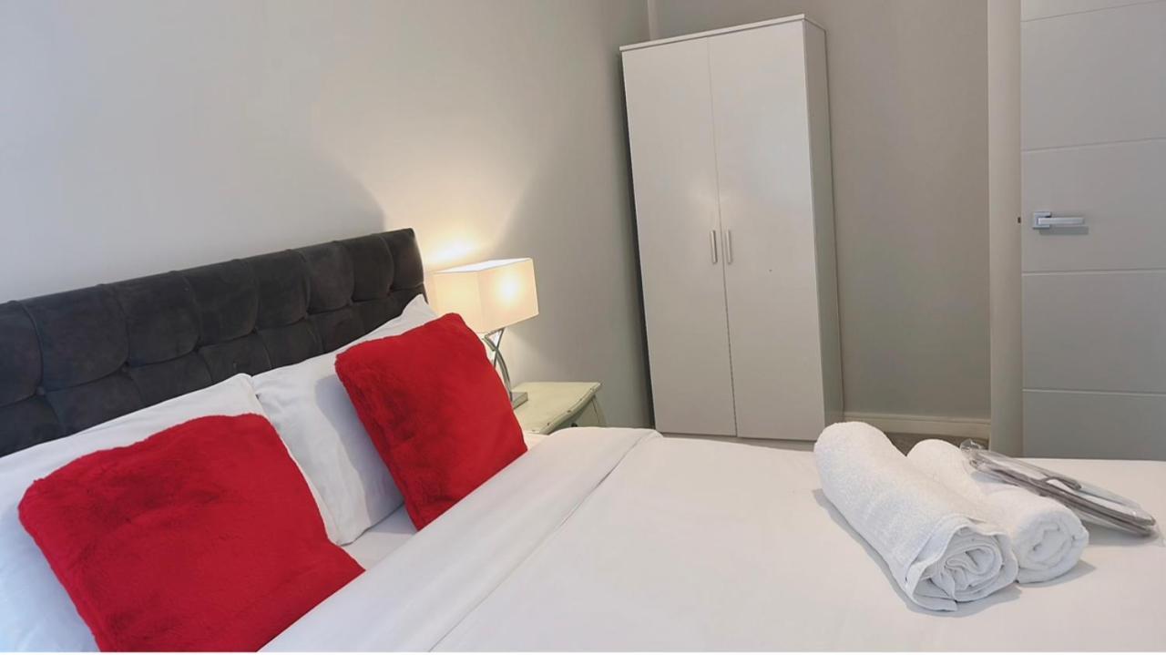 Mnitri Apartment Luton  Ngoại thất bức ảnh
