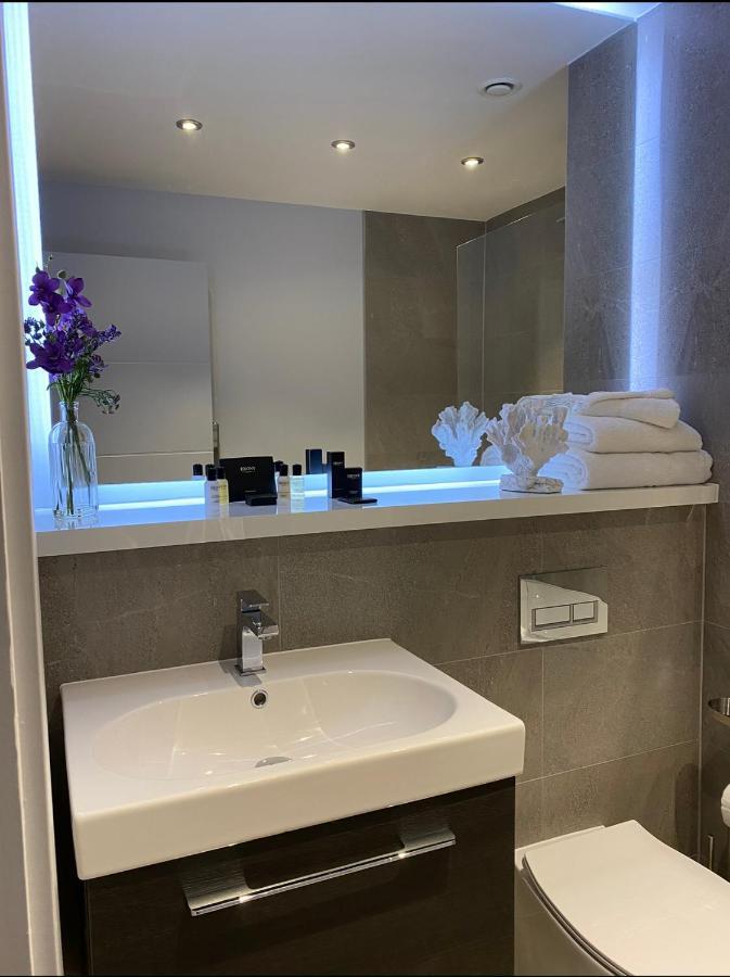 Mnitri Apartment Luton  Ngoại thất bức ảnh