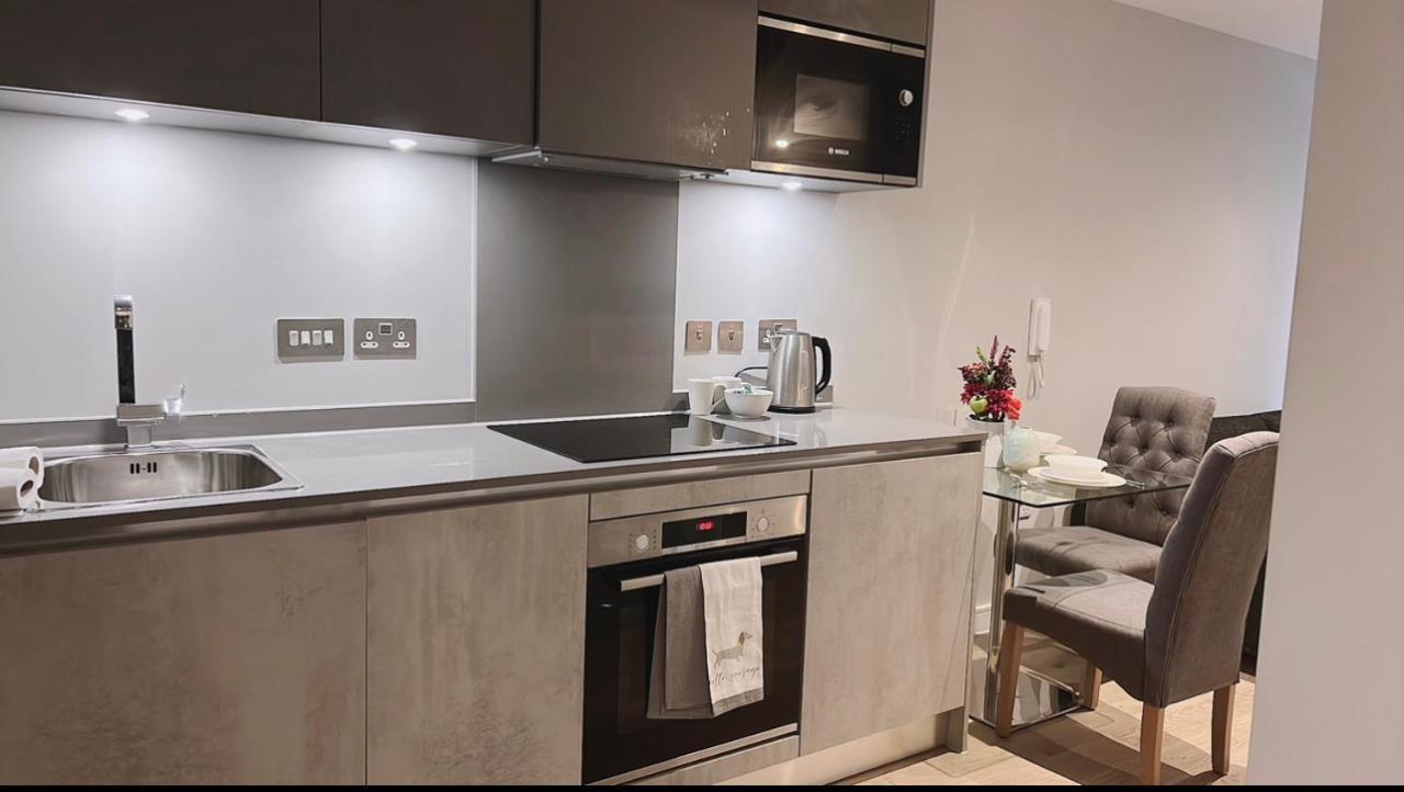 Mnitri Apartment Luton  Ngoại thất bức ảnh